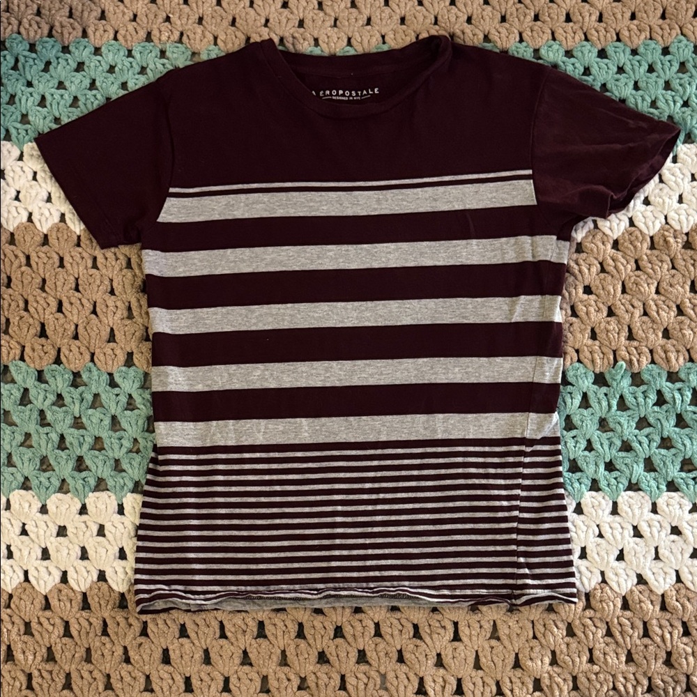 Aeropostale Burgundy Gray Striped Tee T-Shirt Men’s sz XS